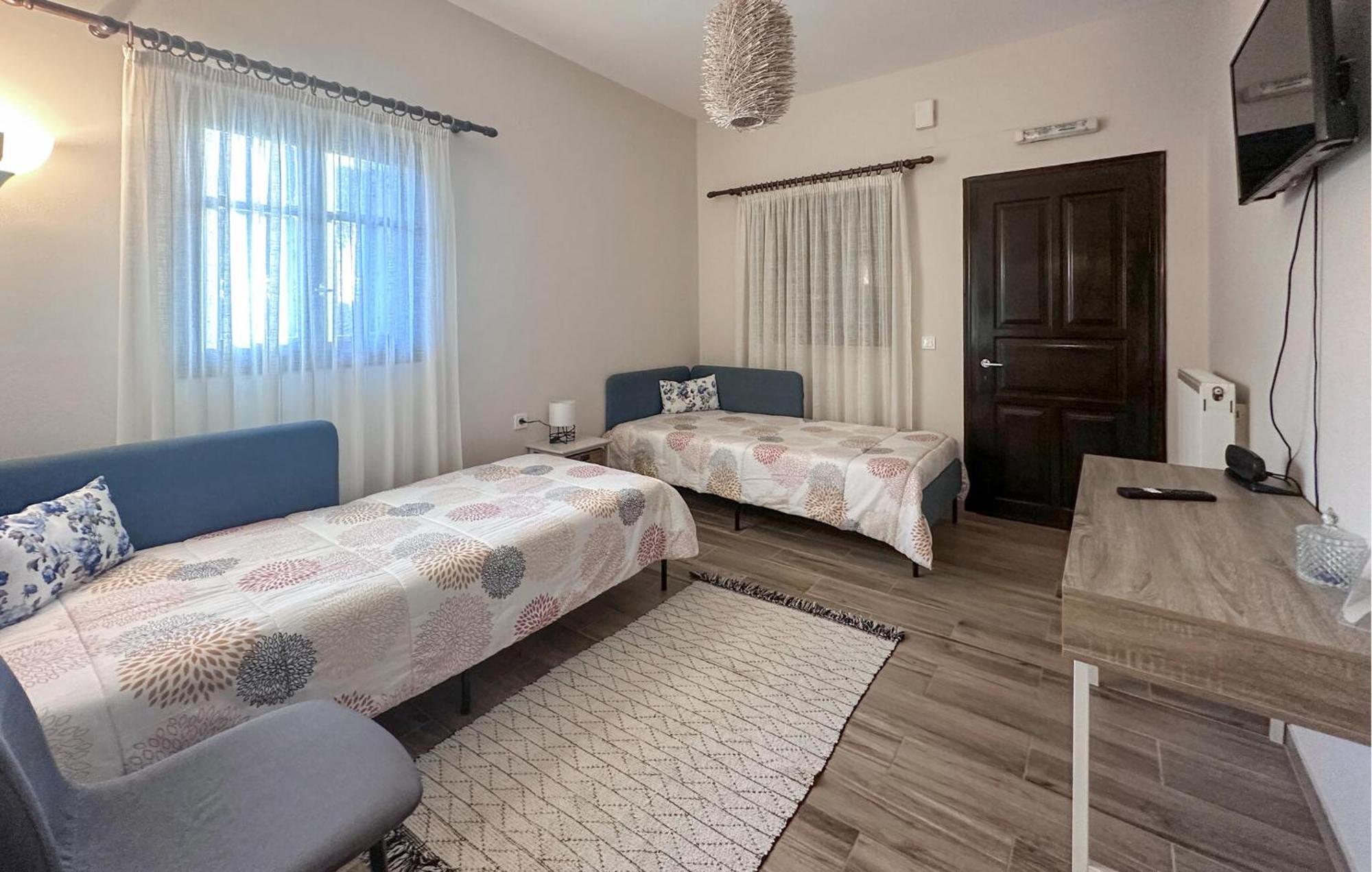 2 Bedroom Lovely Apartment In Leventoxori, Ilias Korakohóri Kültér fotó